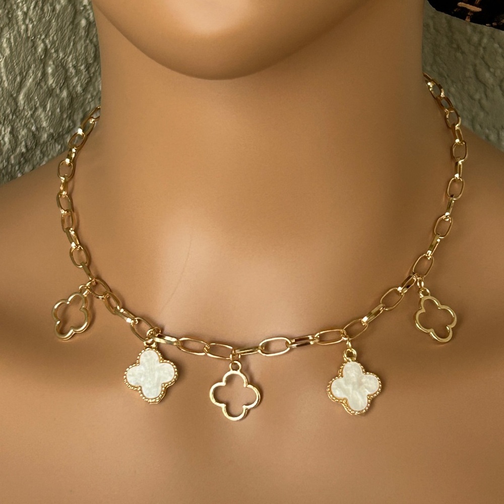 Trendy Gold and White Clover Necklace